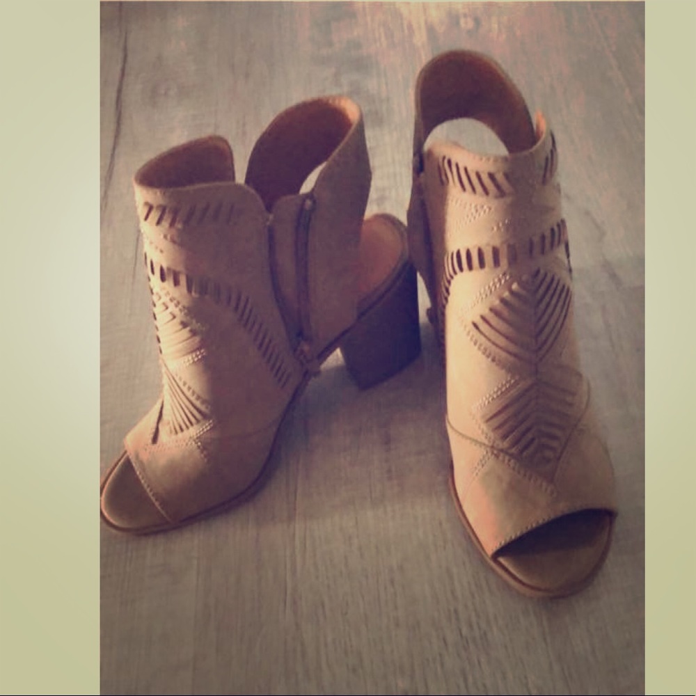 Tan heels
